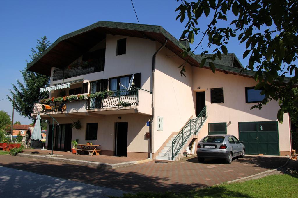 Apartments Strmac Slunj Exteriör bild